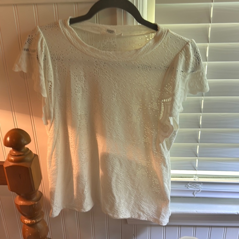 Elegant White Lace Women's Top